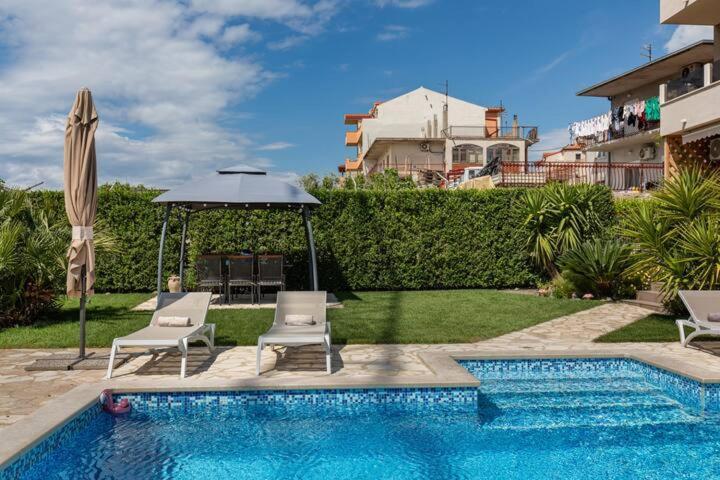 Апартаменты Sunny Garden Adria Сплит Экстерьер фото